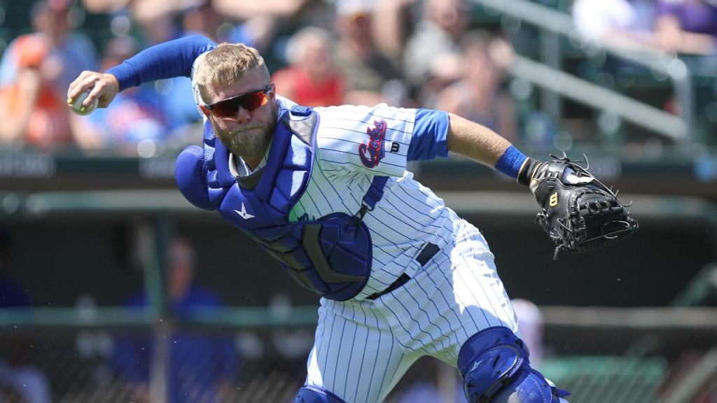 Orioles sign catcher Davis and righty Rodgers to minors&nbsp;deals