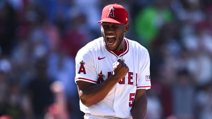 Orioles claim Roansy Contreras off waivers from&nbsp;Cincinnati