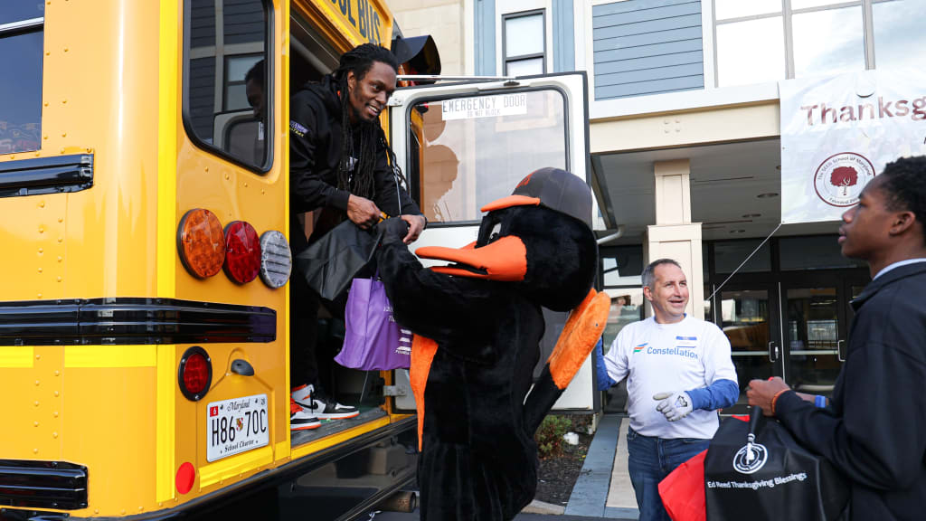 Around the Nest: Season 4, Episode 3 – Thanks & Giving as Baltimore Birds&nbsp;unite